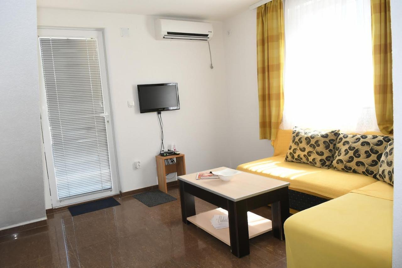 Sobe Alex Apartment Veliko Gradiste Exterior photo