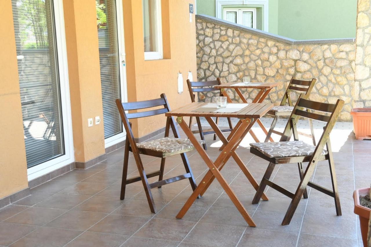 Sobe Alex Apartment Veliko Gradiste Exterior photo